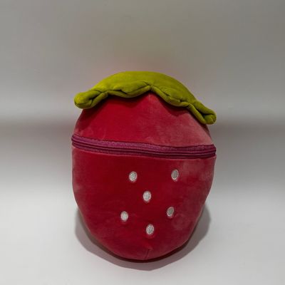 Brinquedos de pelúcia com fecho em forma de morango