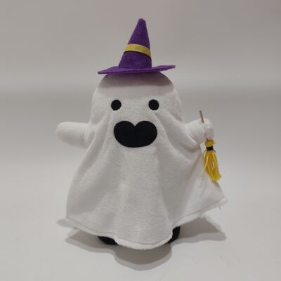 Fantasmas Brancos de Halloween Usando Chapéus e Carregando Vassouras
