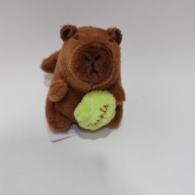 Brinquedo de pelúcia de capivara com cordel e asas batendo