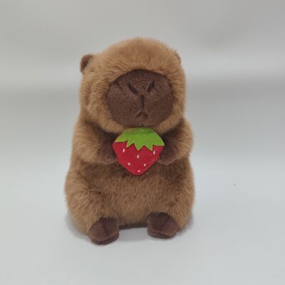 Brinquedo de pelúcia com framboesa e efeito sonoro